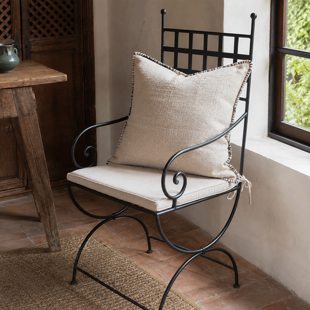 Sillón marroquí de hierro dentro